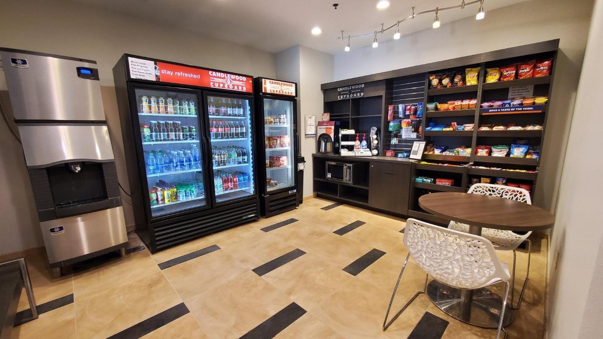 坎德尔伍德套房酒店 - 南查尔斯湖 莱克查尔斯 外观 照片